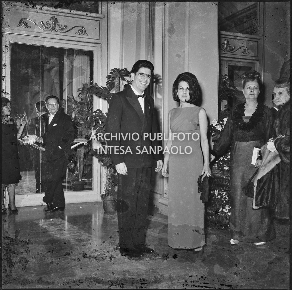 Inaugurazione della stagione lirica 1963-1964 del Teatro alla Scala con le opere "Cavalleria Rusticana" e "L'amico Fritz" di Pietro Mascagni, dirette da Gianandrea Gavazzeni e la regia di Franco Enriquez