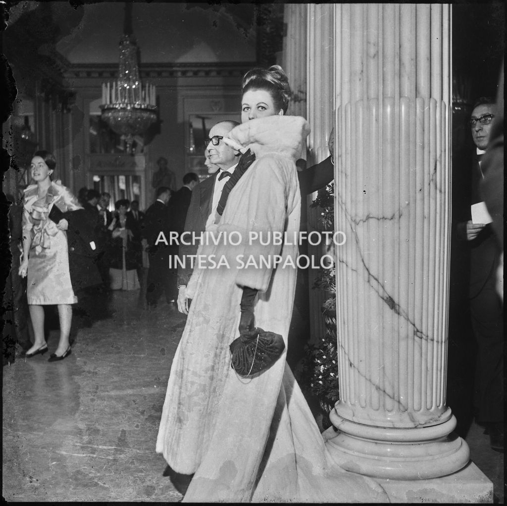 Inaugurazione della stagione lirica 1963-1964 del Teatro alla Scala con le opere "Cavalleria Rusticana" e "L'amico Fritz" di Pietro Mascagni, dirette da Gianandrea Gavazzeni e la regia di Franco Enriquez