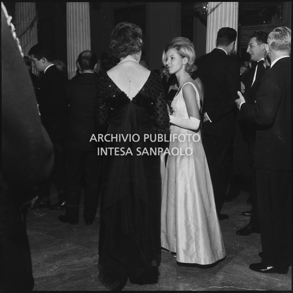 Inaugurazione della stagione lirica 1964-1965 del Teatro alla Scala con l'opera "Turandot" di Giacomo Puccini, diretta da Gianandrea Gavazzeni con la regia di Margherita Wallmann