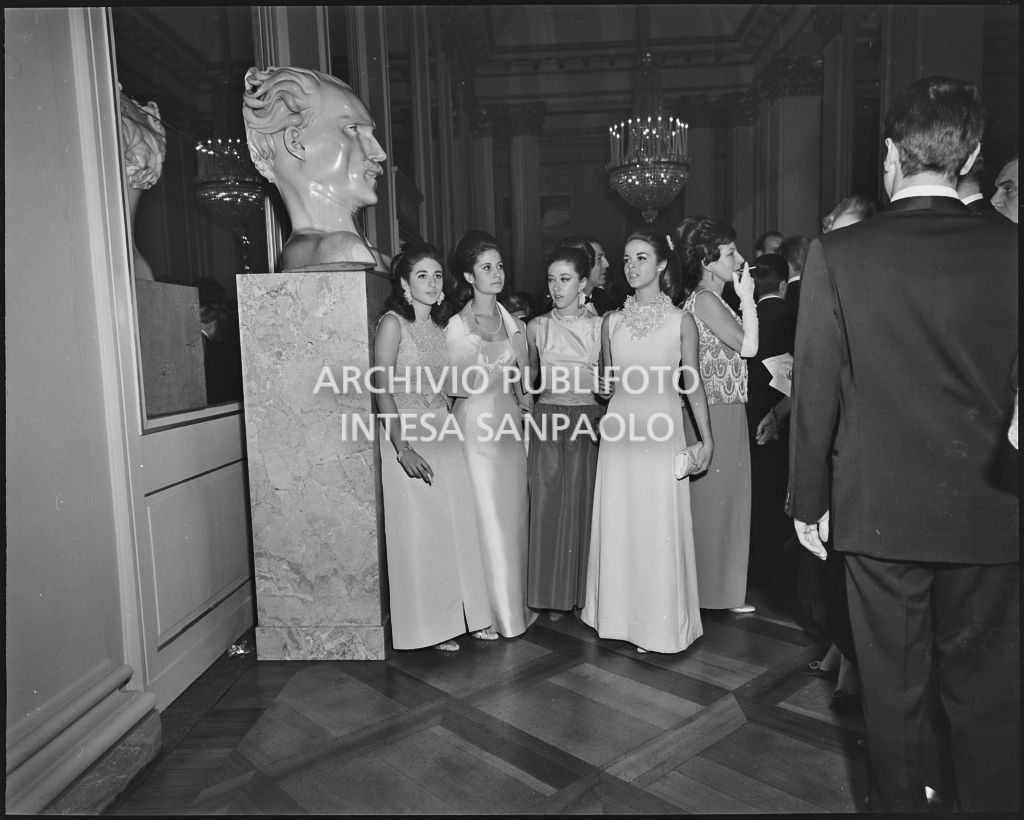 Inaugurazione della stagione lirica 1966-1967 del Teatro alla Scala con l'opera "Nabucco" di Giuseppe Verdi, diretta da Gianandrea Gavazzeni con la regia di Franco Enriquez