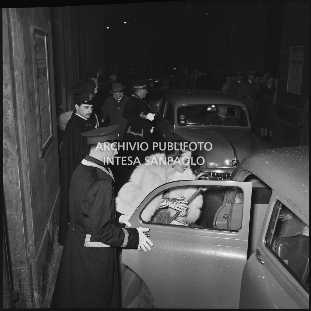 Inaugurazione della stagione lirica 1952-1953 del Teatro alla Scala con l'opera "Macbeth" di Giuseppe Verdi diretta da Victor de Sabata, con la regia di Carl Ebert
