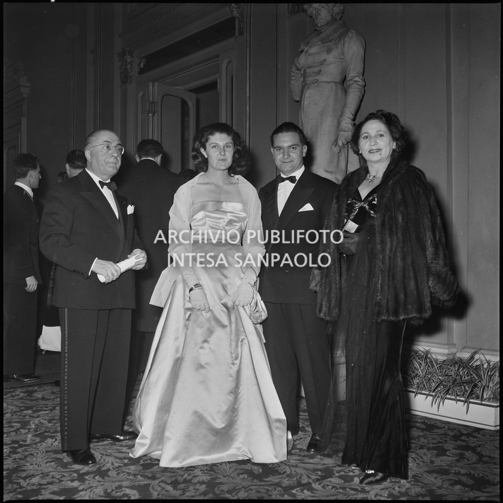 Inaugurazione della stagione lirica 1952-1953 del Teatro alla Scala con l'opera "Macbeth" di Giuseppe Verdi diretta da Victor de Sabata, con la regia di Carl Ebert
