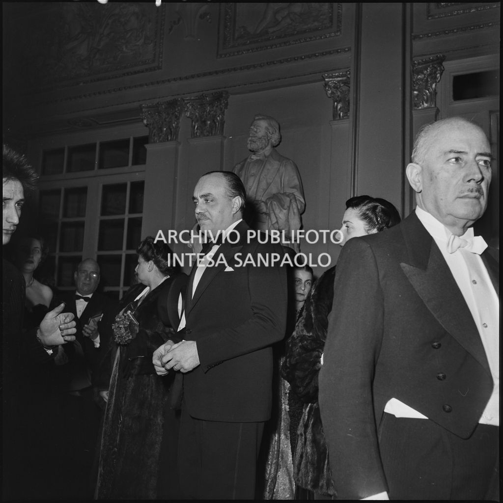 Inaugurazione della stagione lirica 1952-1953 del Teatro alla Scala con l'opera "Macbeth" di Giuseppe Verdi diretta da Victor de Sabata, con la regia di Carl Ebert