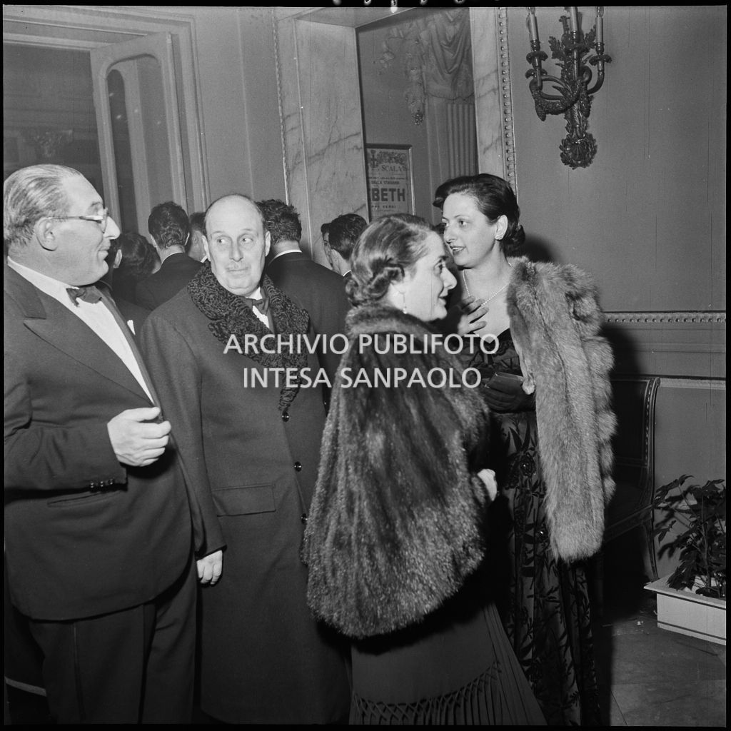 Inaugurazione della stagione lirica 1952-1953 del Teatro alla Scala con l'opera "Macbeth" di Giuseppe Verdi diretta da Victor de Sabata, con la regia di Carl Ebert