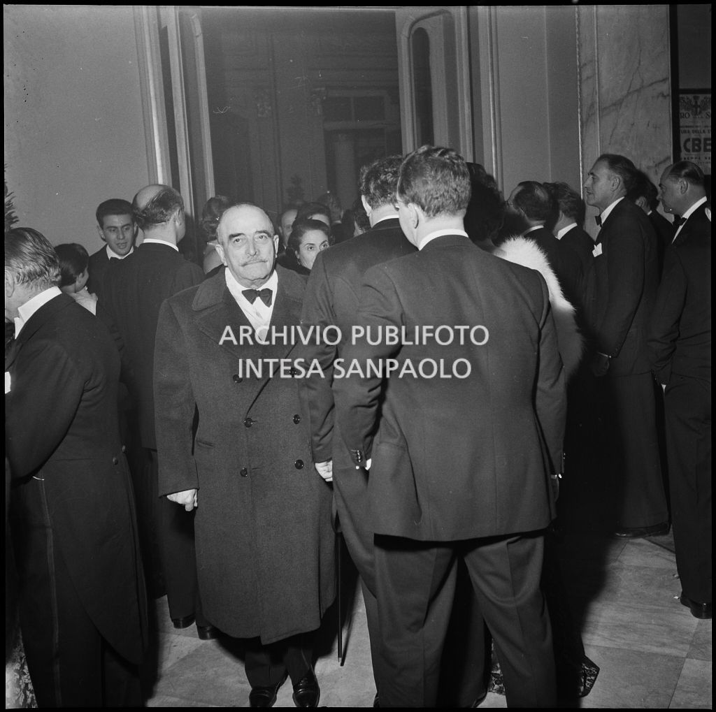 Inaugurazione della stagione lirica 1952-1953 del Teatro alla Scala con l'opera "Macbeth" di Giuseppe Verdi diretta da Victor de Sabata, con la regia di Carl Ebert