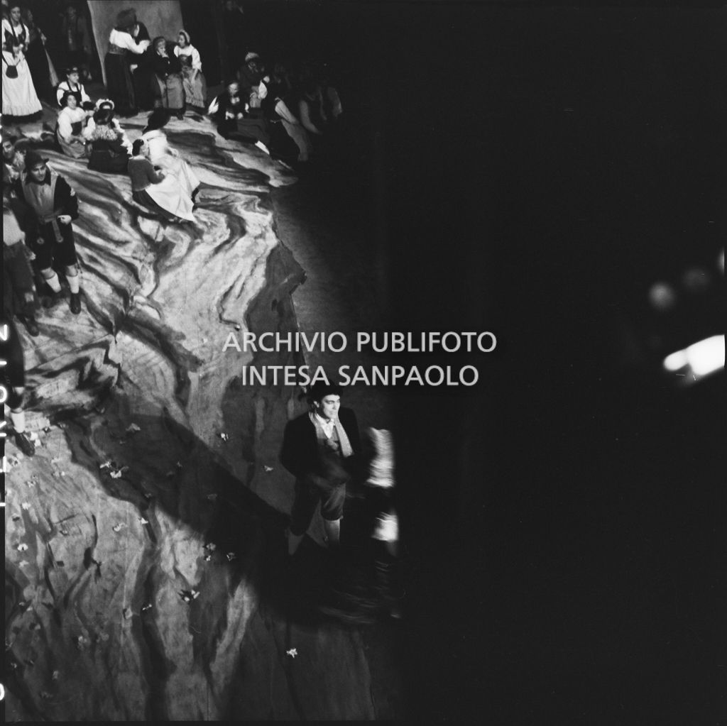 Inaugurazione della stagione lirica 1953-1954 del Teatro alla Scala con l'opera "La Wally", di Alfredo Catalani, diretta da Carlo Maria Giulini, con la regia di Tatiana Pavlova