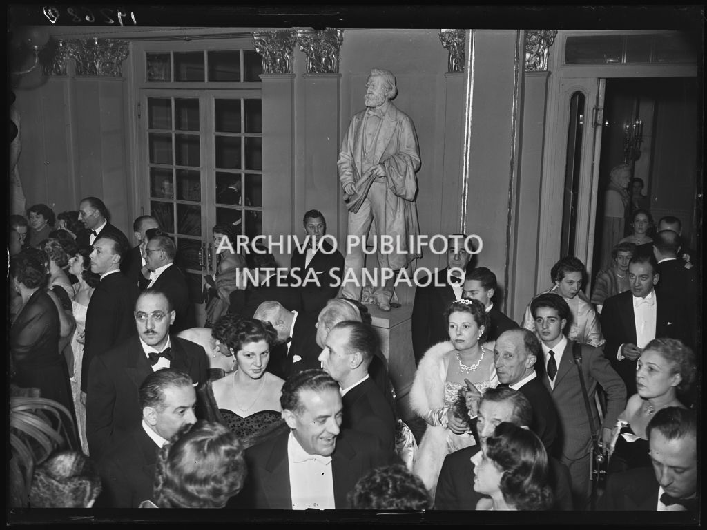 Inaugurazione della stagione lirica 1953-1954 del Teatro alla Scala con l'opera "La Wally", di Alfredo Catalani, diretta da Carlo Maria Giulini, con la regia di Tatiana Pavlova