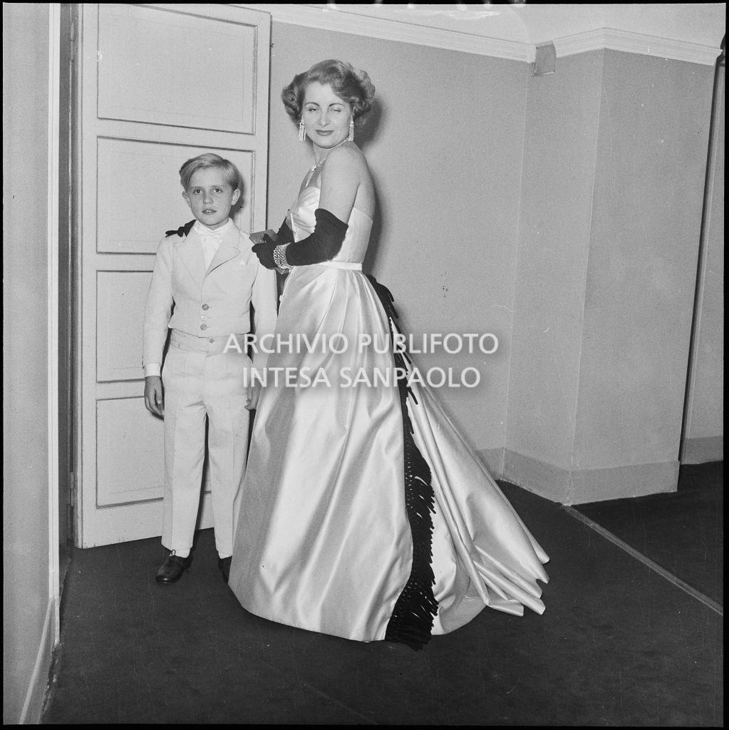 Inaugurazione della stagione lirica 1954-1955 del Teatro alla Scala con l'opera "La Vestale", di Gaspare Spontini, diretta da Antonino Votto, con la regia di Luchino Visconti