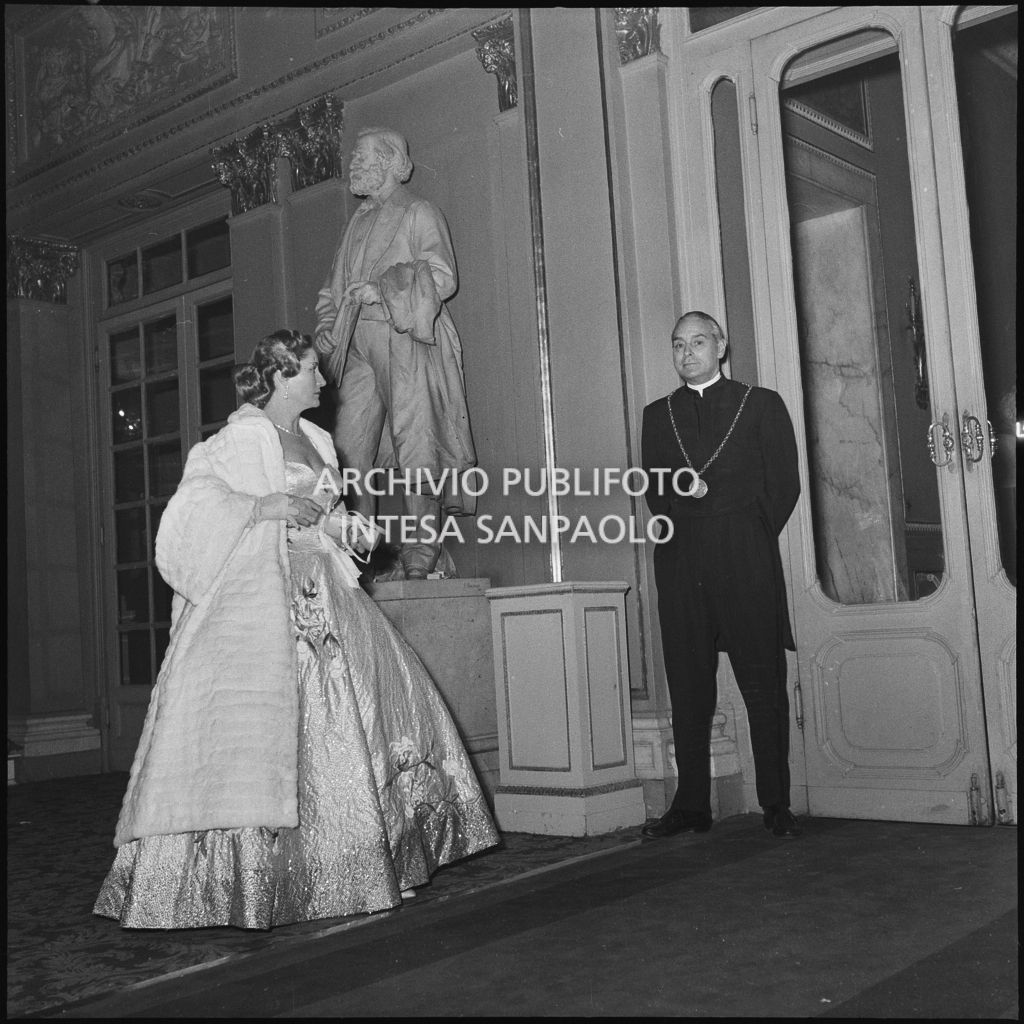 Inaugurazione della stagione lirica 1954-1955 del Teatro alla Scala con l'opera "La Vestale", di Gaspare Spontini, diretta da Antonino Votto, con la regia di Luchino Visconti