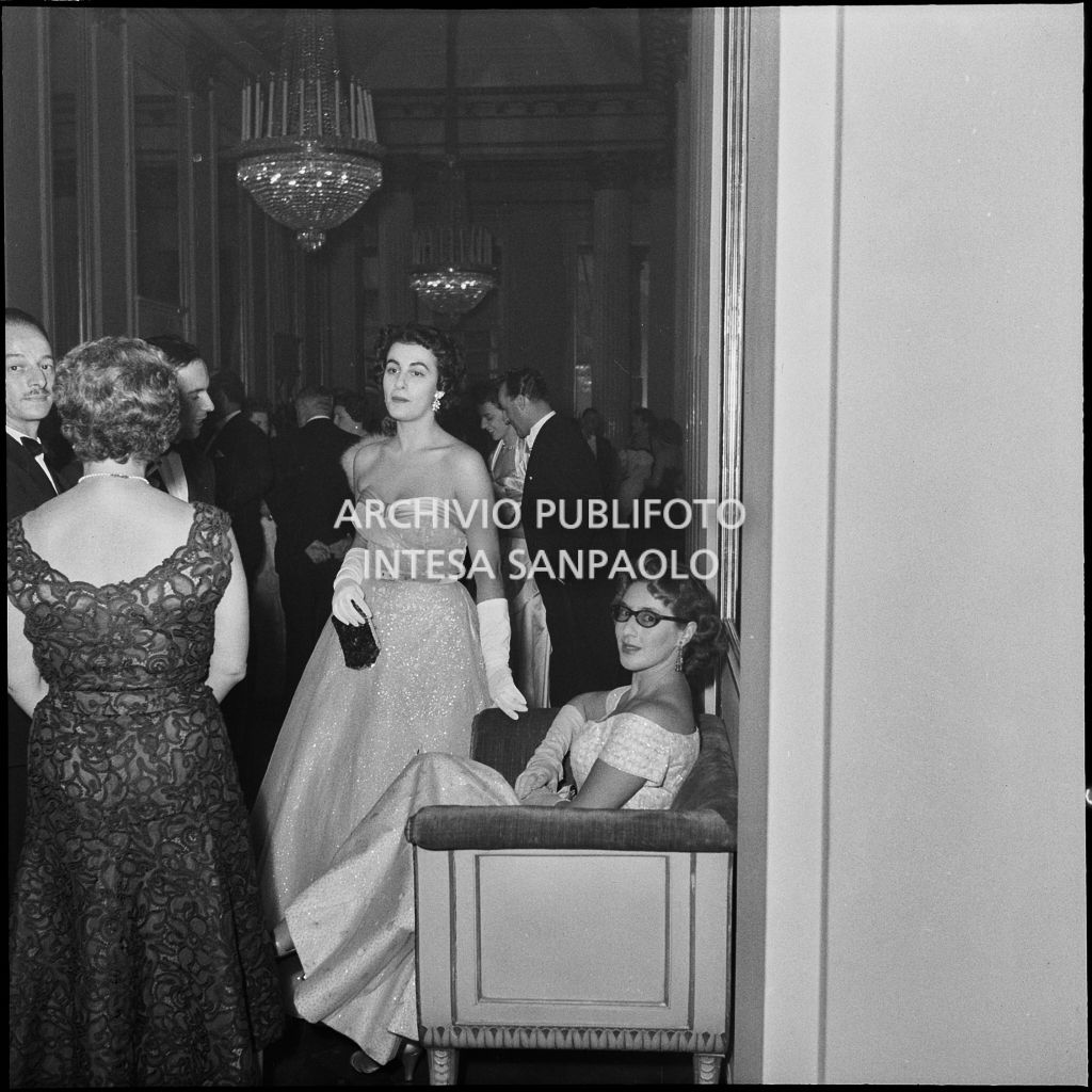 Inaugurazione della stagione lirica 1954-1955 del Teatro alla Scala con l'opera "La Vestale", di Gaspare Spontini, diretta da Antonino Votto, con la regia di Luchino Visconti