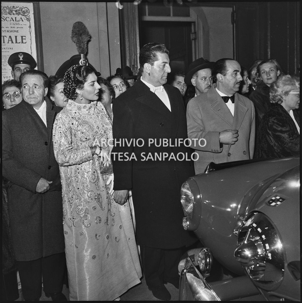 Inaugurazione della stagione lirica 1954-1955 del Teatro alla Scala con l'opera "La Vestale", di Gaspare Spontini, diretta da Antonino Votto, con la regia di Luchino Visconti