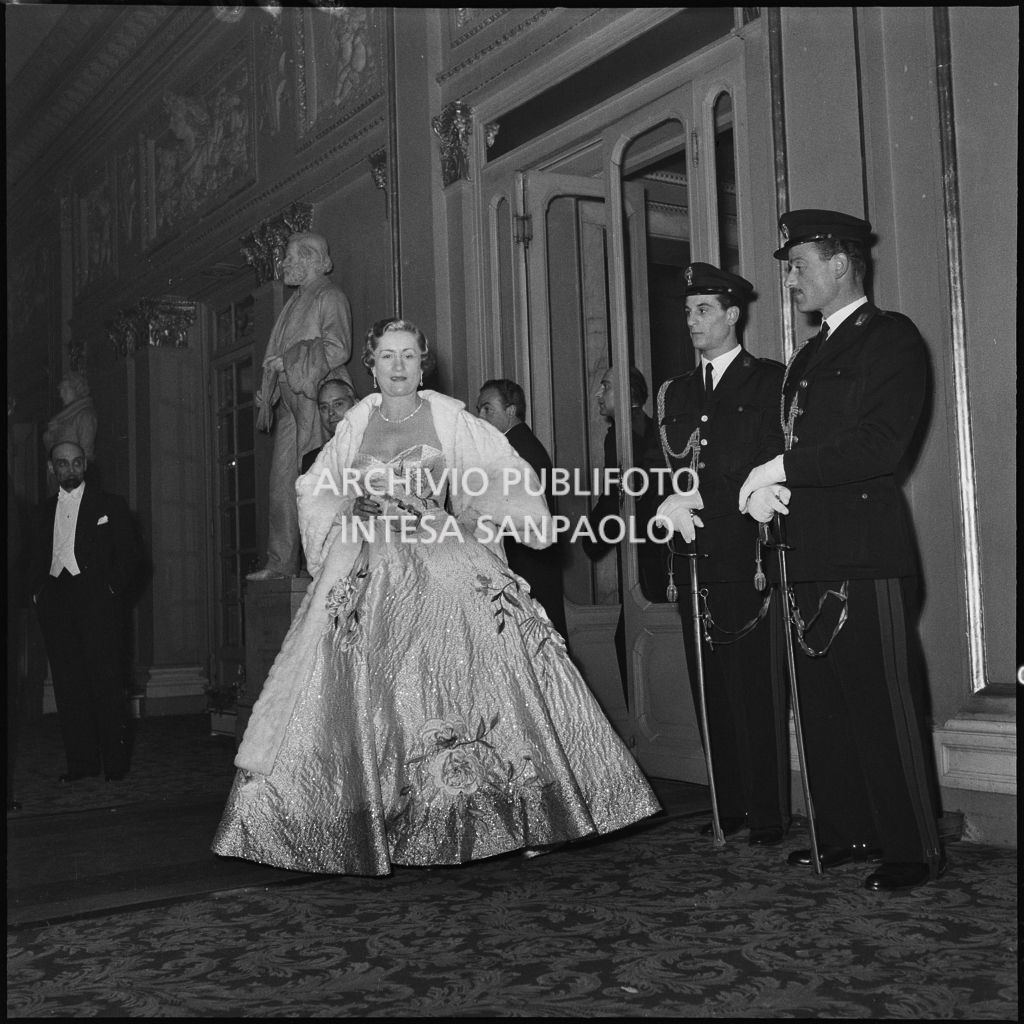 Inaugurazione della stagione lirica 1954-1955 del Teatro alla Scala con l'opera "La Vestale", di Gaspare Spontini, diretta da Antonino Votto, con la regia di Luchino Visconti