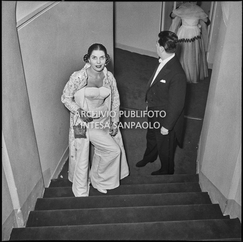 Inaugurazione della stagione lirica 1954-1955 del Teatro alla Scala con l'opera "La Vestale", di Gaspare Spontini, diretta da Antonino Votto, con la regia di Luchino Visconti