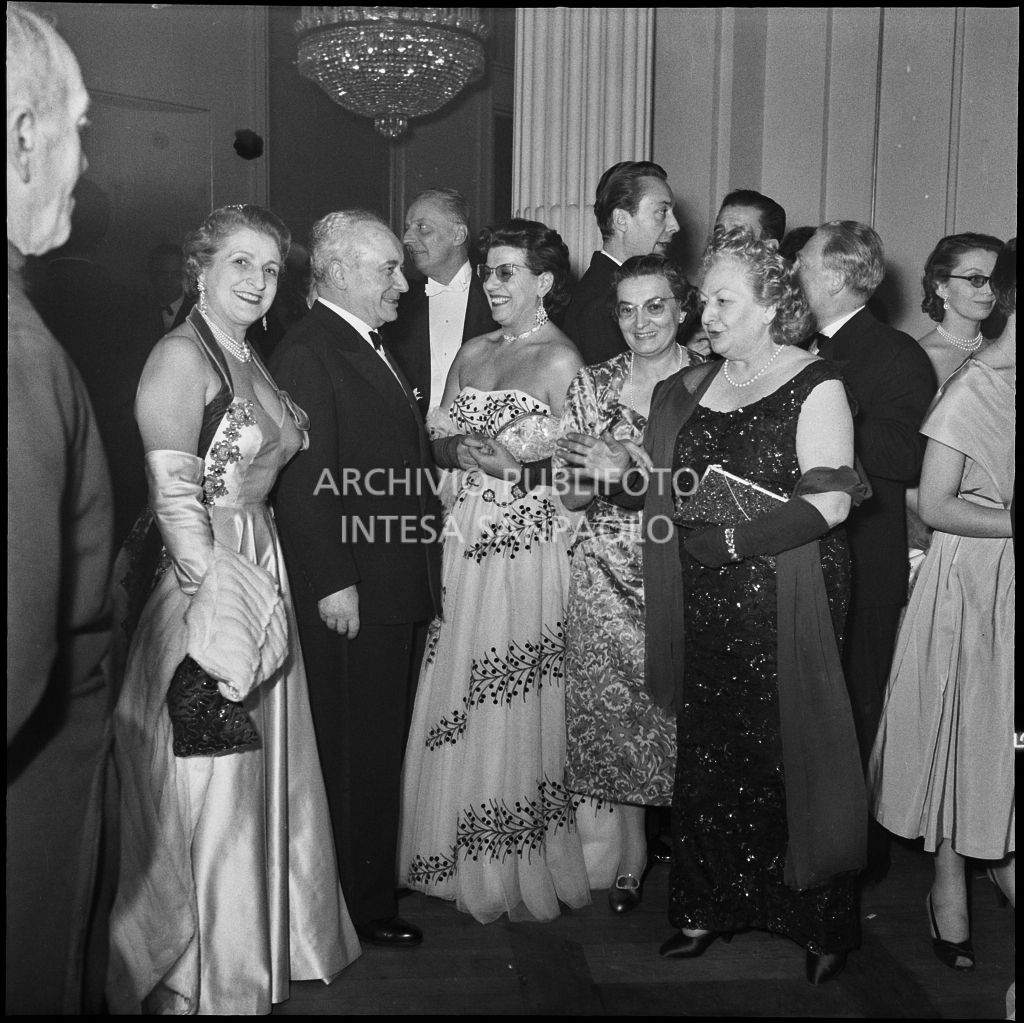 Inaugurazione della stagione lirica 1954-1955 del Teatro alla Scala con l'opera "La Vestale", di Gaspare Spontini, diretta da Antonino Votto, con la regia di Luchino Visconti
