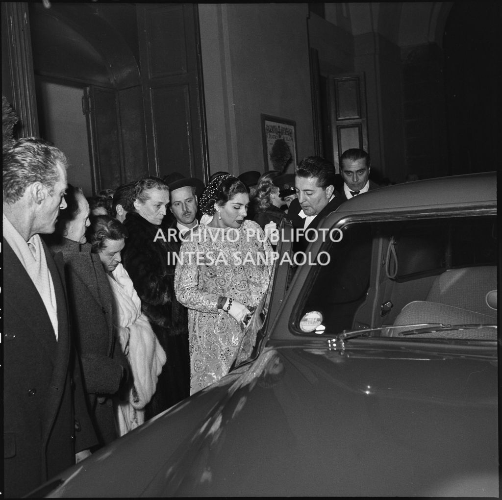 Inaugurazione della stagione lirica 1954-1955 del Teatro alla Scala con l'opera "La Vestale", di Gaspare Spontini, diretta da Antonino Votto, con la regia di Luchino Visconti