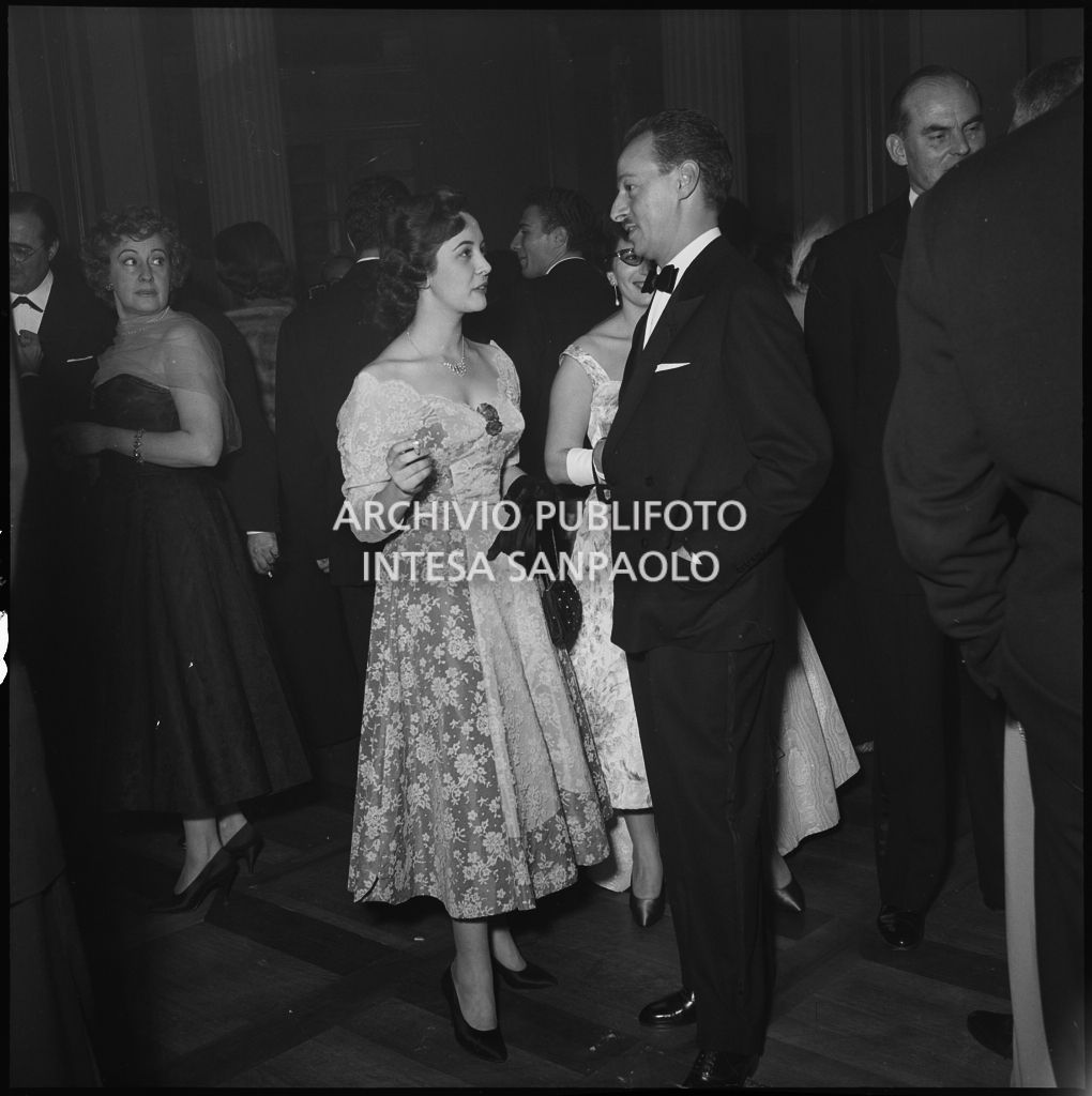 Inaugurazione della stagione lirica 1955-1956 del Teatro alla Scala con l'opera "Norma" di Vincenzo Bellini, diretta da Antonino Votto, con la regia di Margherita Wallmann