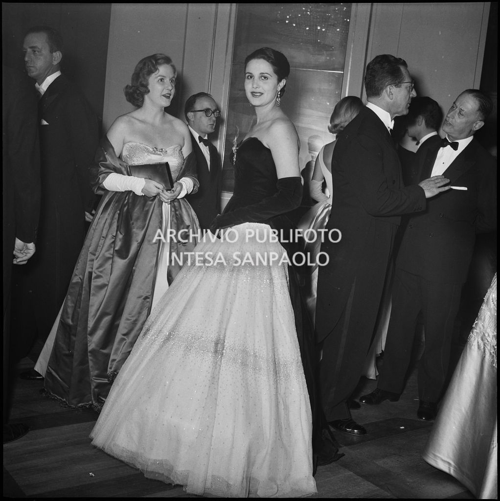 Inaugurazione della stagione lirica 1955-1956 del Teatro alla Scala con l'opera "Norma" di Vincenzo Bellini, diretta da Antonino Votto, con la regia di Margherita Wallmann