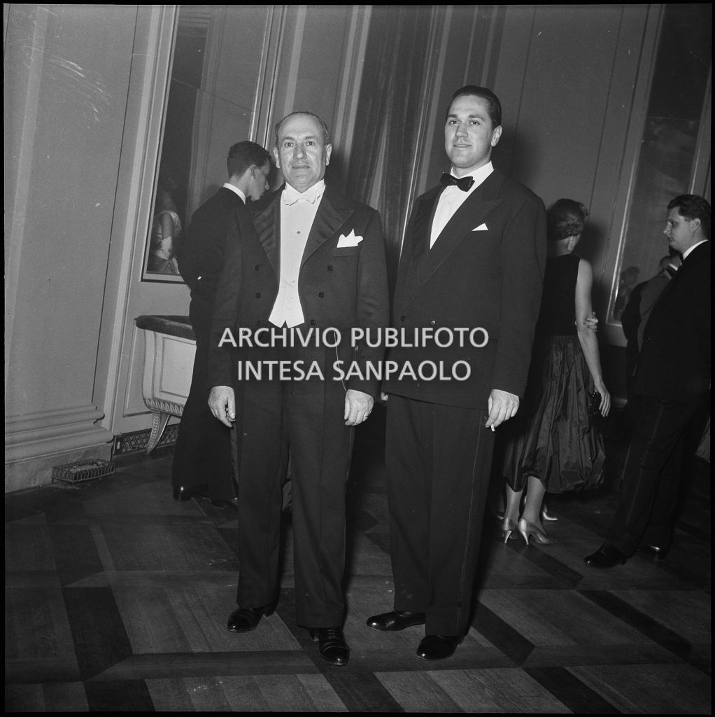 Inaugurazione della stagione lirica 1955-1956 del Teatro alla Scala con l'opera "Norma" di Vincenzo Bellini, diretta da Antonino Votto, con la regia di Margherita Wallmann