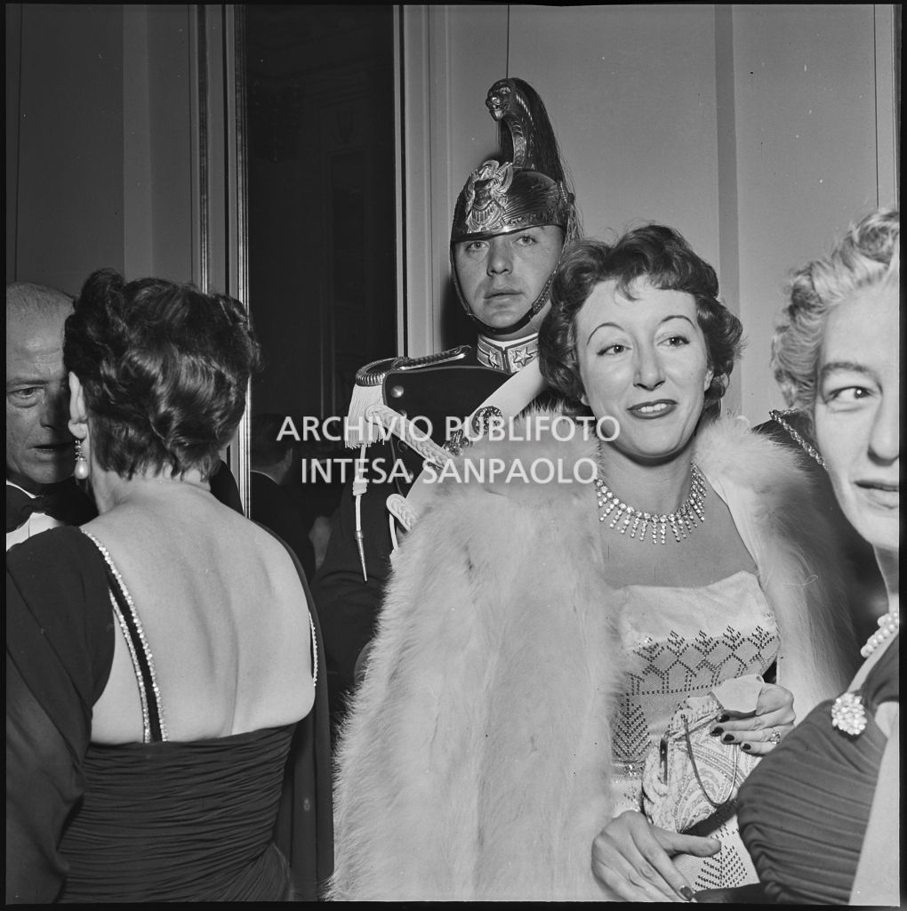 Inaugurazione della stagione lirica 1955-1956 del Teatro alla Scala con l'opera "Norma" di Vincenzo Bellini, diretta da Antonino Votto, con la regia di Margherita Wallmann