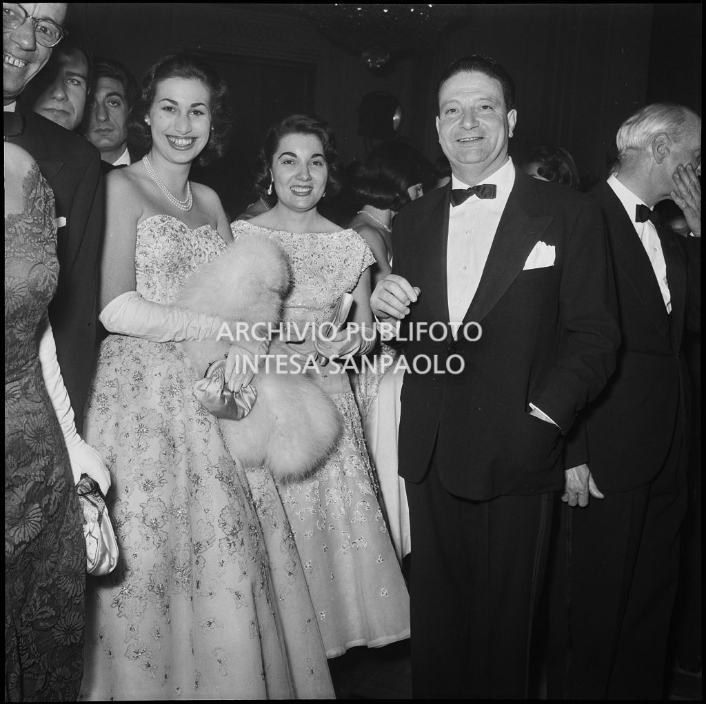 Inaugurazione della stagione lirica 1956-1957 del Teatro alla Scala con l'opera "Aida" di Giuseppe Verdi, diretta da Antonino Votto, con la regia di Franco Enriquez