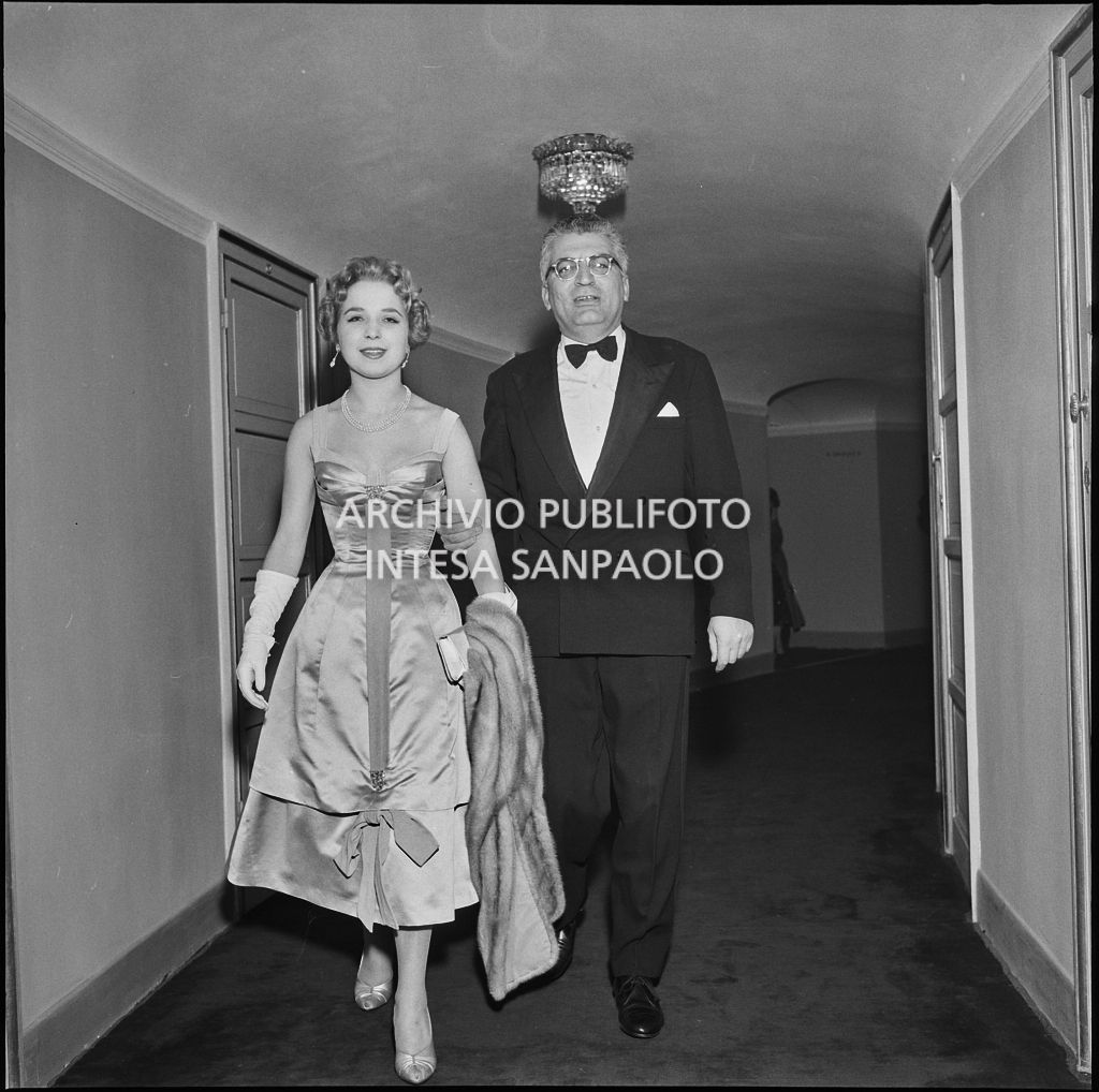 Inaugurazione della stagione lirica 1956-1957 del Teatro alla Scala con l'opera "Aida" di Giuseppe Verdi, diretta da Antonino Votto, con la regia di Franco Enriquez