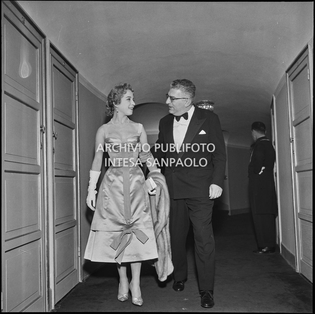 Inaugurazione della stagione lirica 1956-1957 del Teatro alla Scala con l'opera "Aida" di Giuseppe Verdi, diretta da Antonino Votto, con la regia di Franco Enriquez