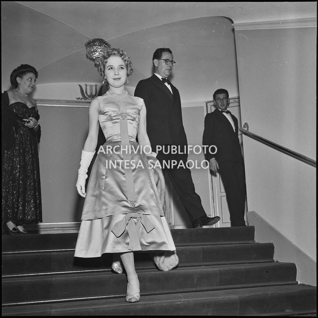 Inaugurazione della stagione lirica 1956-1957 del Teatro alla Scala con l'opera "Aida" di Giuseppe Verdi, diretta da Antonino Votto, con la regia di Franco Enriquez