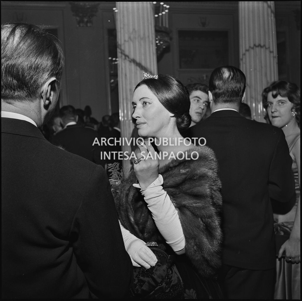 Inaugurazione della stagione lirica 1956-1957 del Teatro alla Scala con l'opera "Aida" di Giuseppe Verdi, diretta da Antonino Votto, con la regia di Franco Enriquez