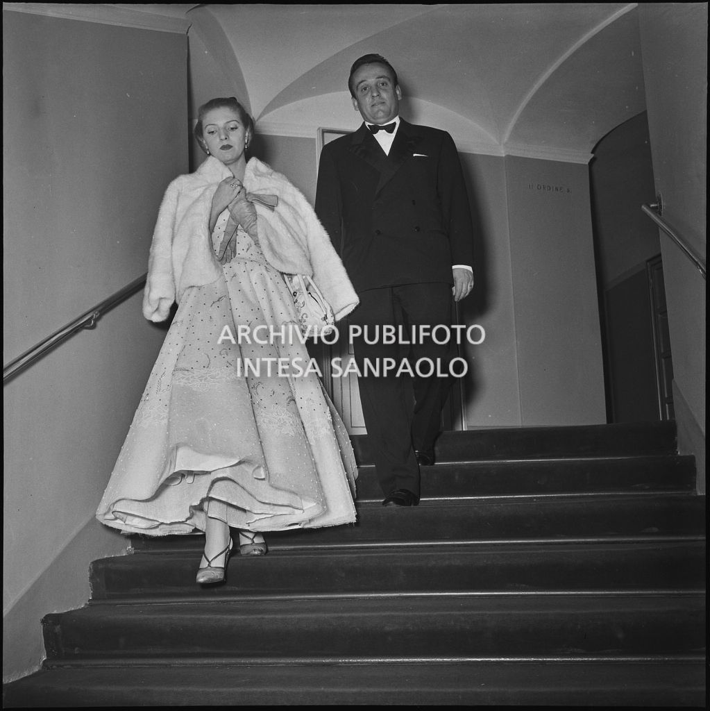 Inaugurazione della stagione lirica 1956-1957 del Teatro alla Scala con l'opera "Aida" di Giuseppe Verdi, diretta da Antonino Votto, con la regia di Franco Enriquez