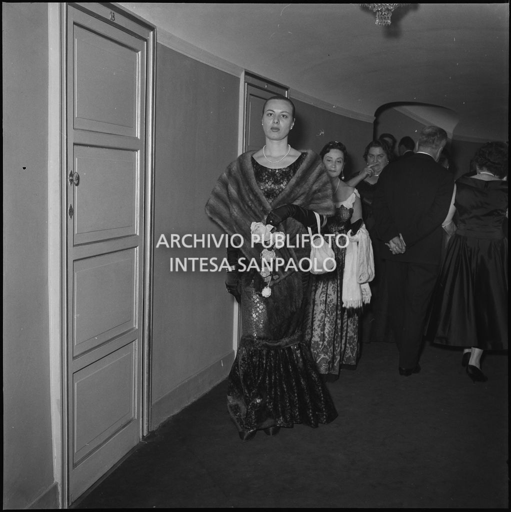Inaugurazione della stagione lirica 1956-1957 del Teatro alla Scala con l'opera "Aida" di Giuseppe Verdi, diretta da Antonino Votto, con la regia di Franco Enriquez