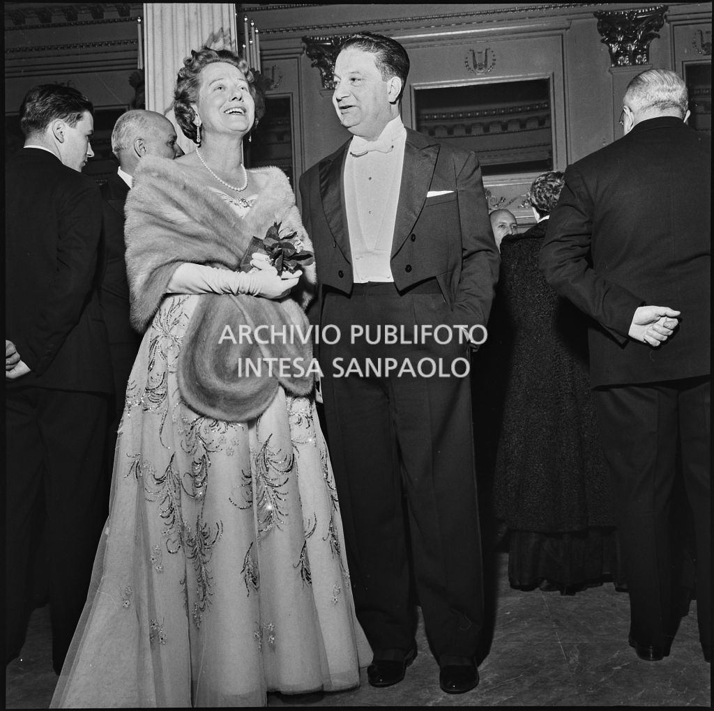 Inaugurazione della stagione lirica 1957-1958 del Teatro alla Scala con l'opera "Un ballo in maschera", di Giuseppe Verdi, diretta da Gianandrea Gavazzeni con la regia di Margherita Wallmann