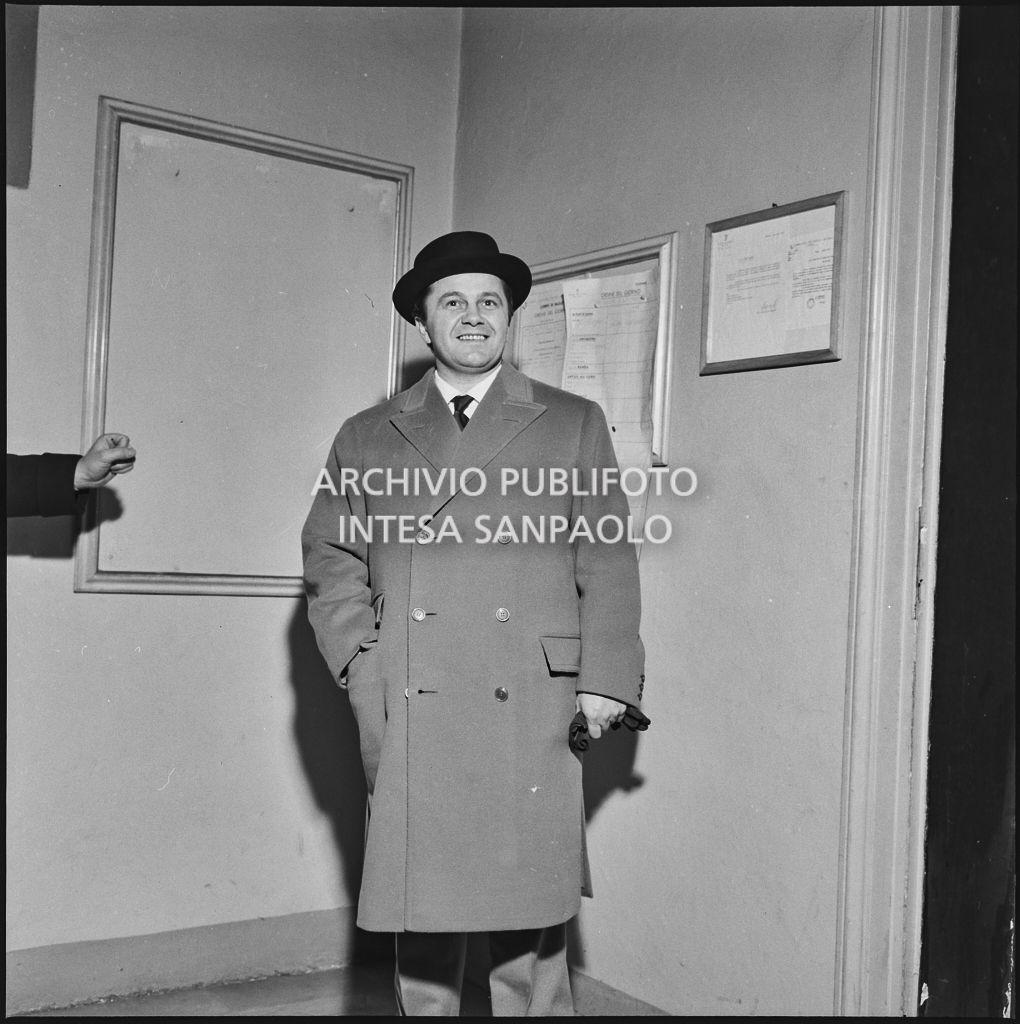 Inaugurazione della stagione lirica 1957-1958 del Teatro alla Scala con l'opera "Un ballo in maschera", di Giuseppe Verdi, diretta da Gianandrea Gavazzeni con la regia di Margherita Wallmann