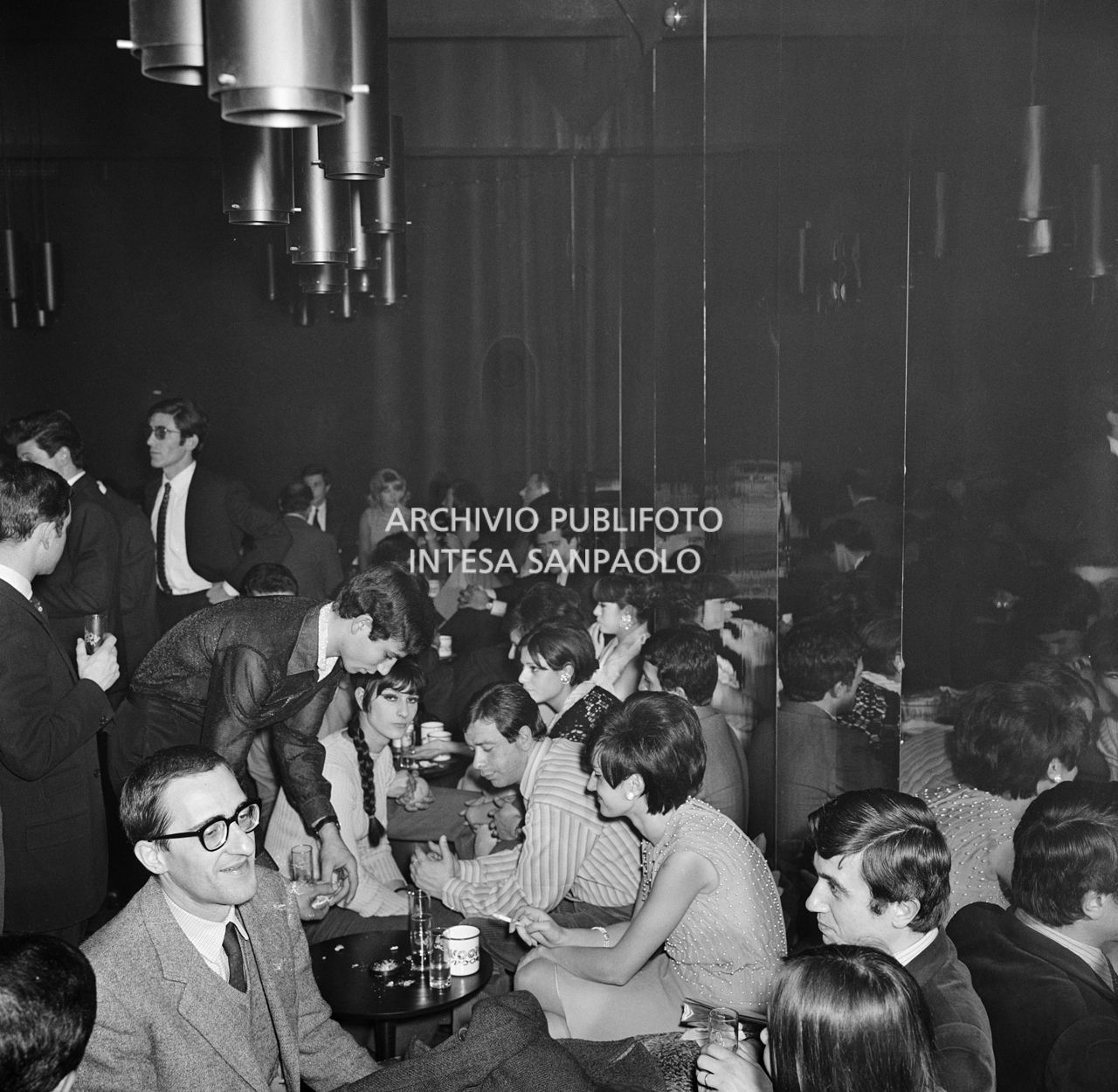 Una delle prime serate di apertura del night club Voom-Voom di Milano