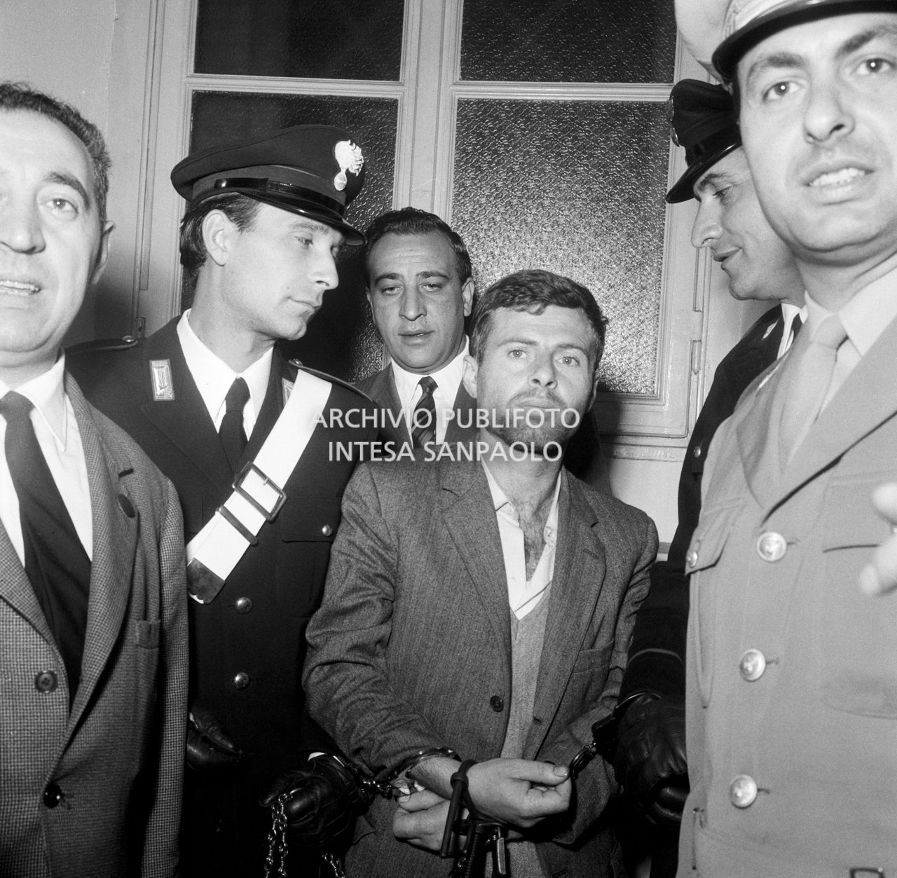 Sante Notarnicola in manette presso la caserma di via della Moscova a Milano