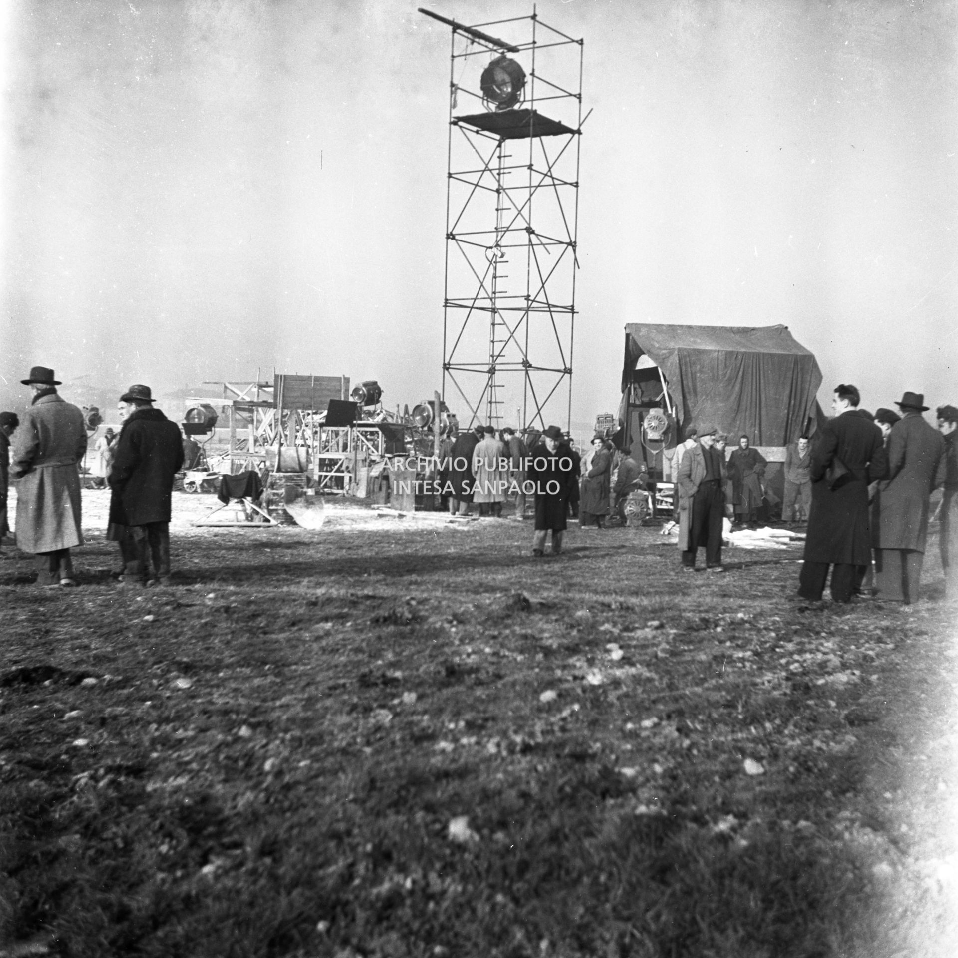 Set del film "Miracolo a Milano" nel quartiere milanese di Lambrate