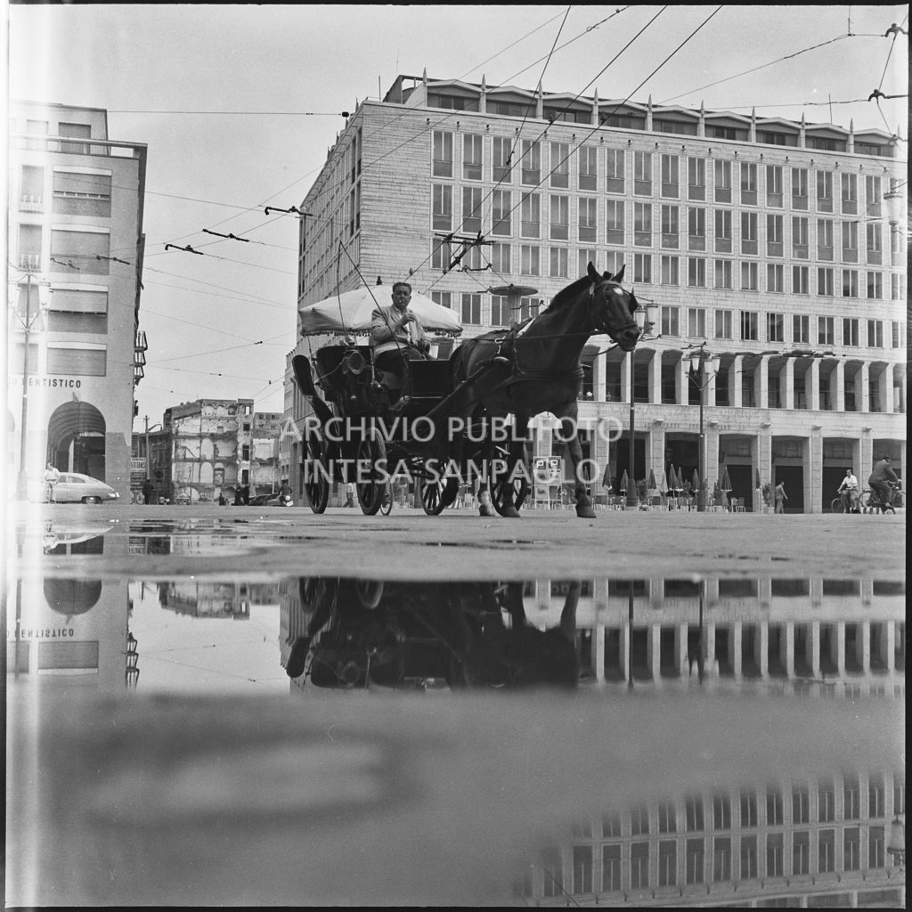 Calesse lungo le strade di Livorno<br>221879