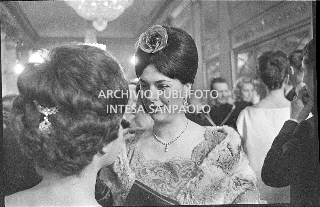 Inaugurazione della stagione lirica 1961-1962 del Teatro alla Scala con l'opera "La battaglia di Legnano" di Giuseppe Verdi, diretta da Gianandrea Gavazzeni con la regia di Margherita Wallmann