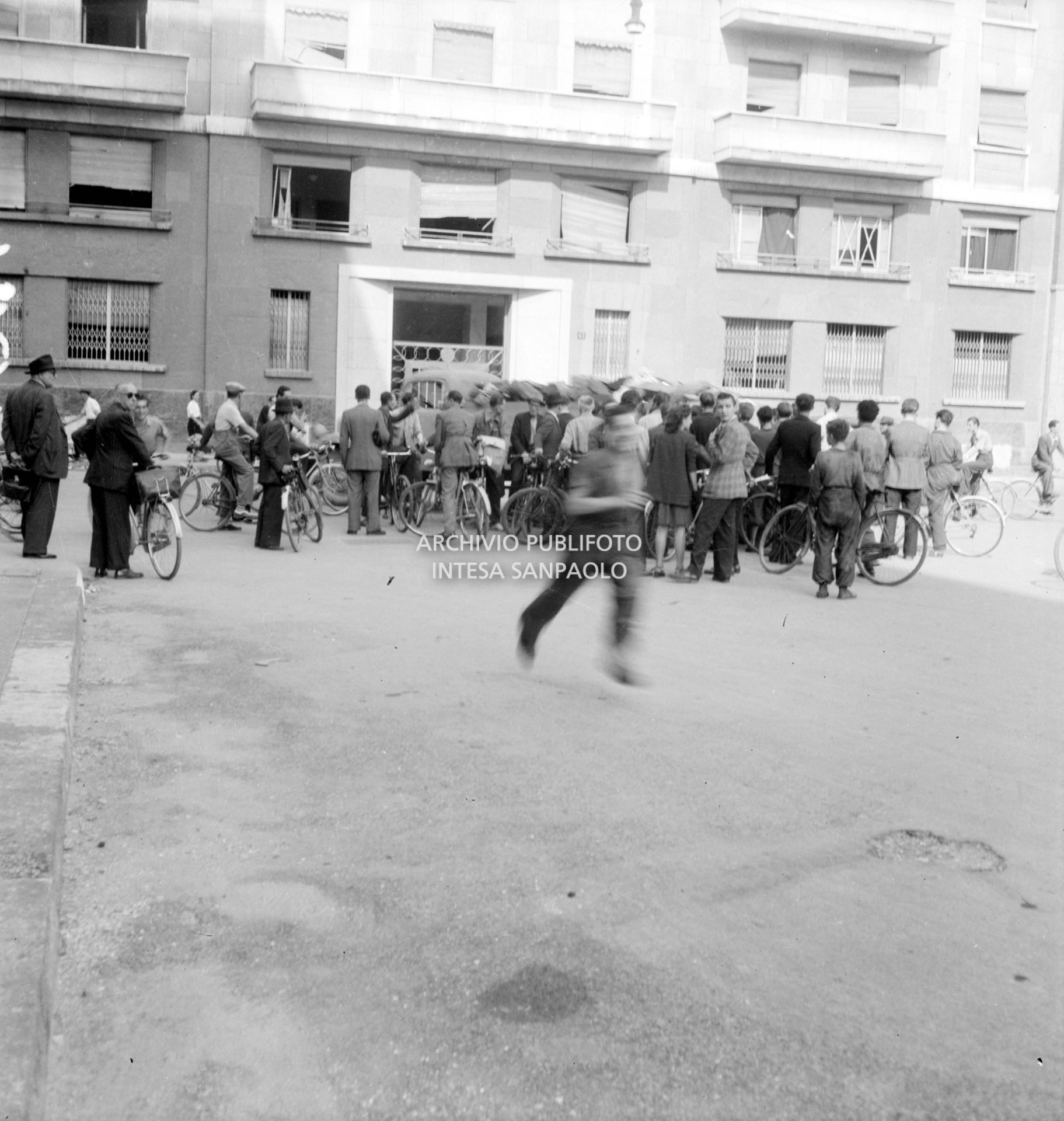 Smobilitazione dell'esercito italiano a Milano dopo la notizia dell'Armistizio