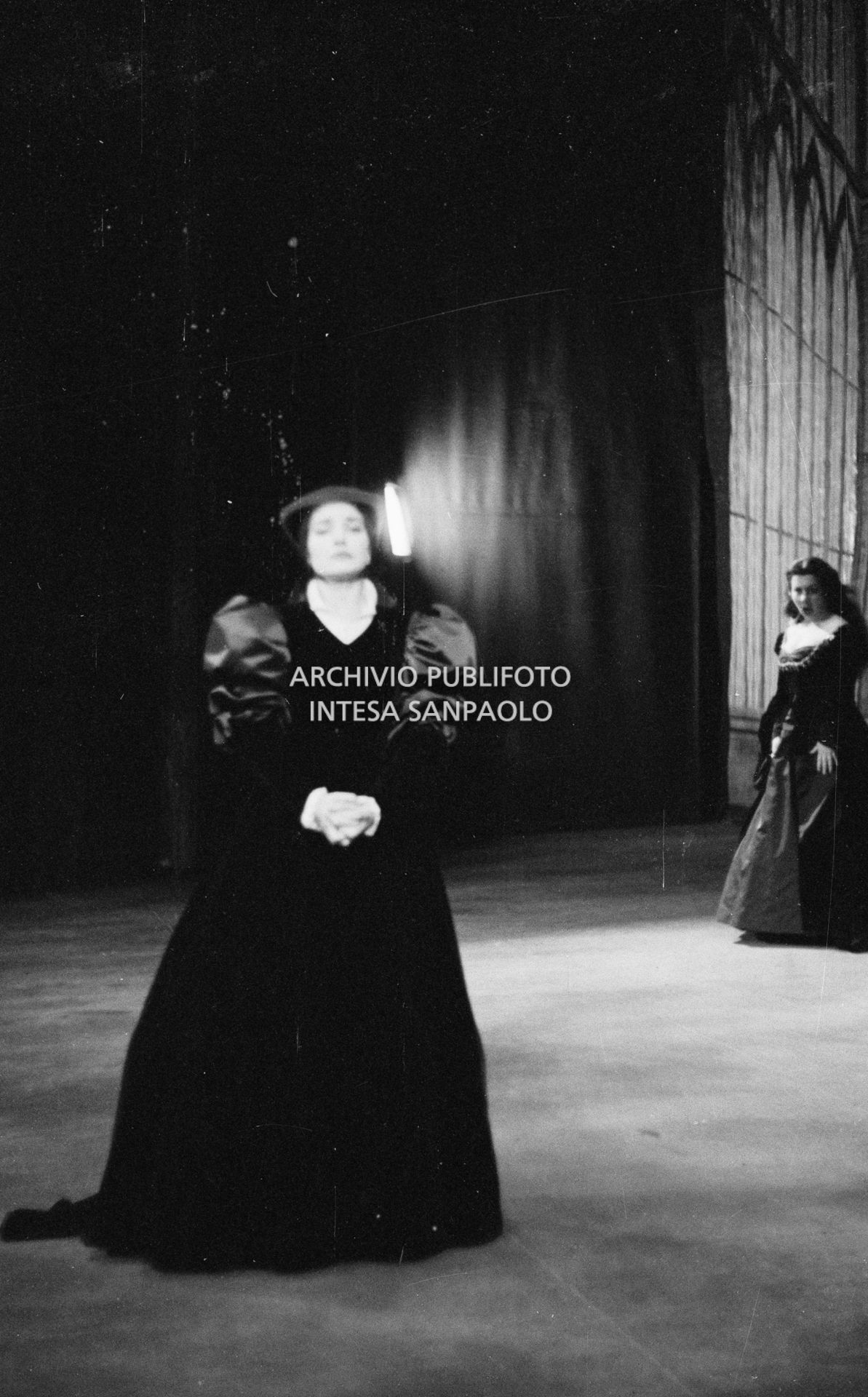 Maria Callas e Giulietta Simionato alle prove dell'opera "Anna Bolena" al Teatro alla Scala