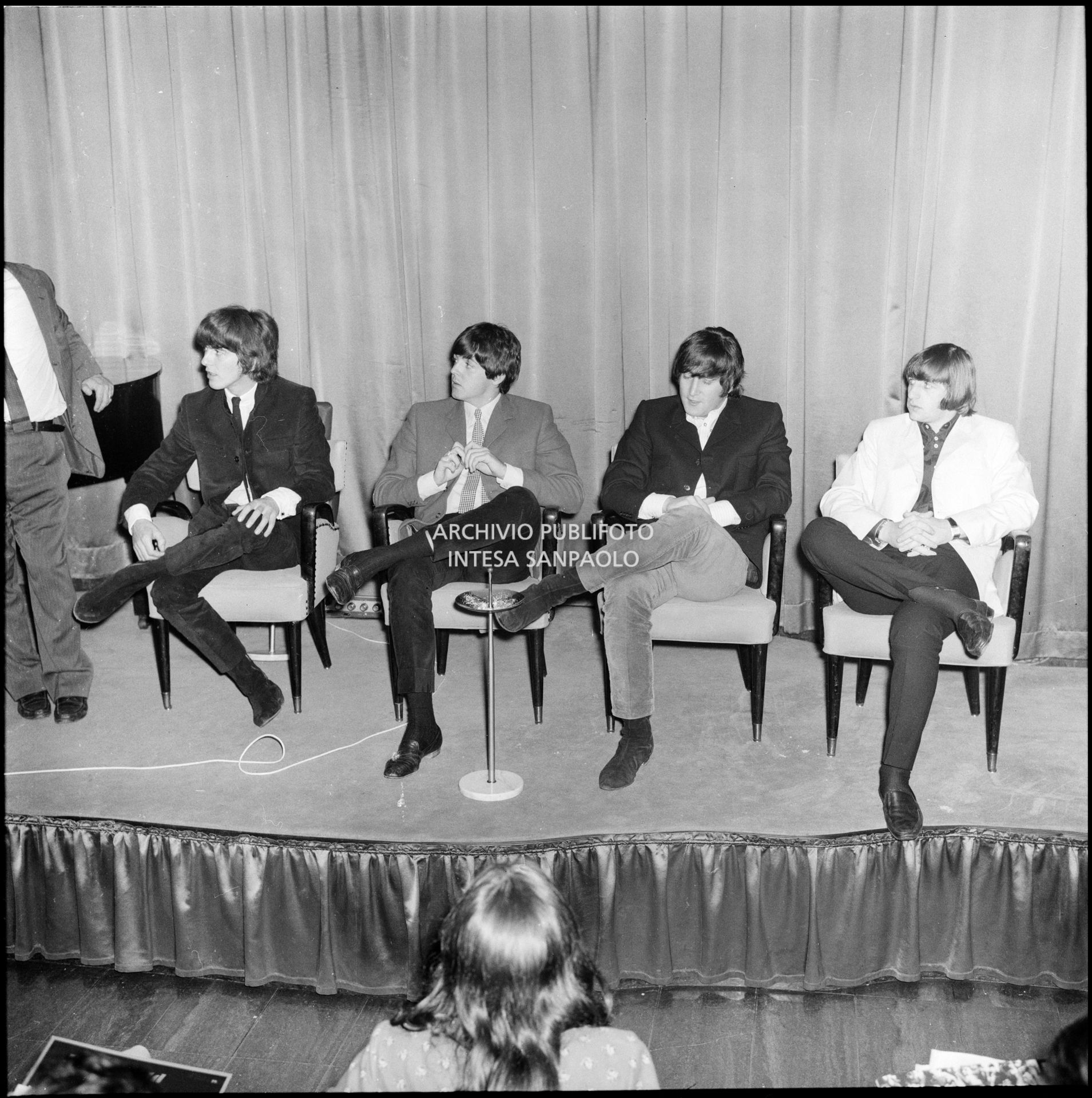 I Beatles in conferenza stampa al Grand Hotel Duomo a Milano