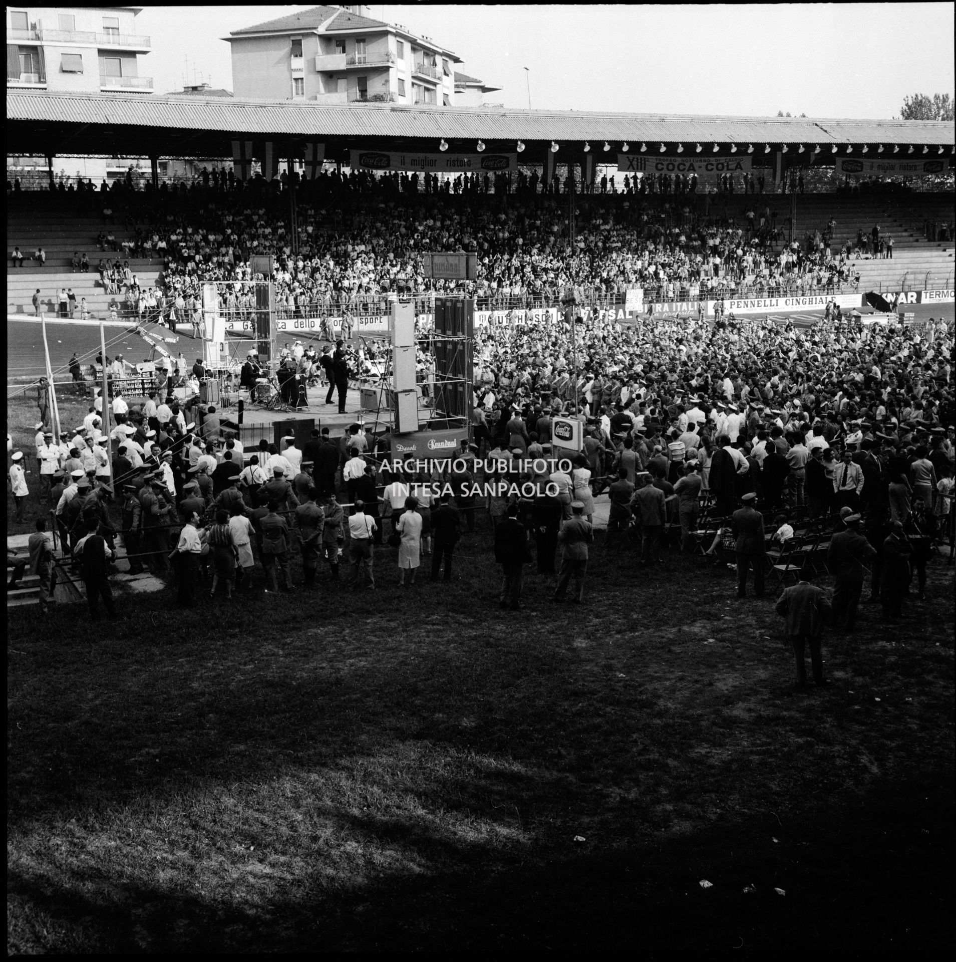 Scorcio del Vigorelli durante il concerto pomeridiano dei Beatles a Milano