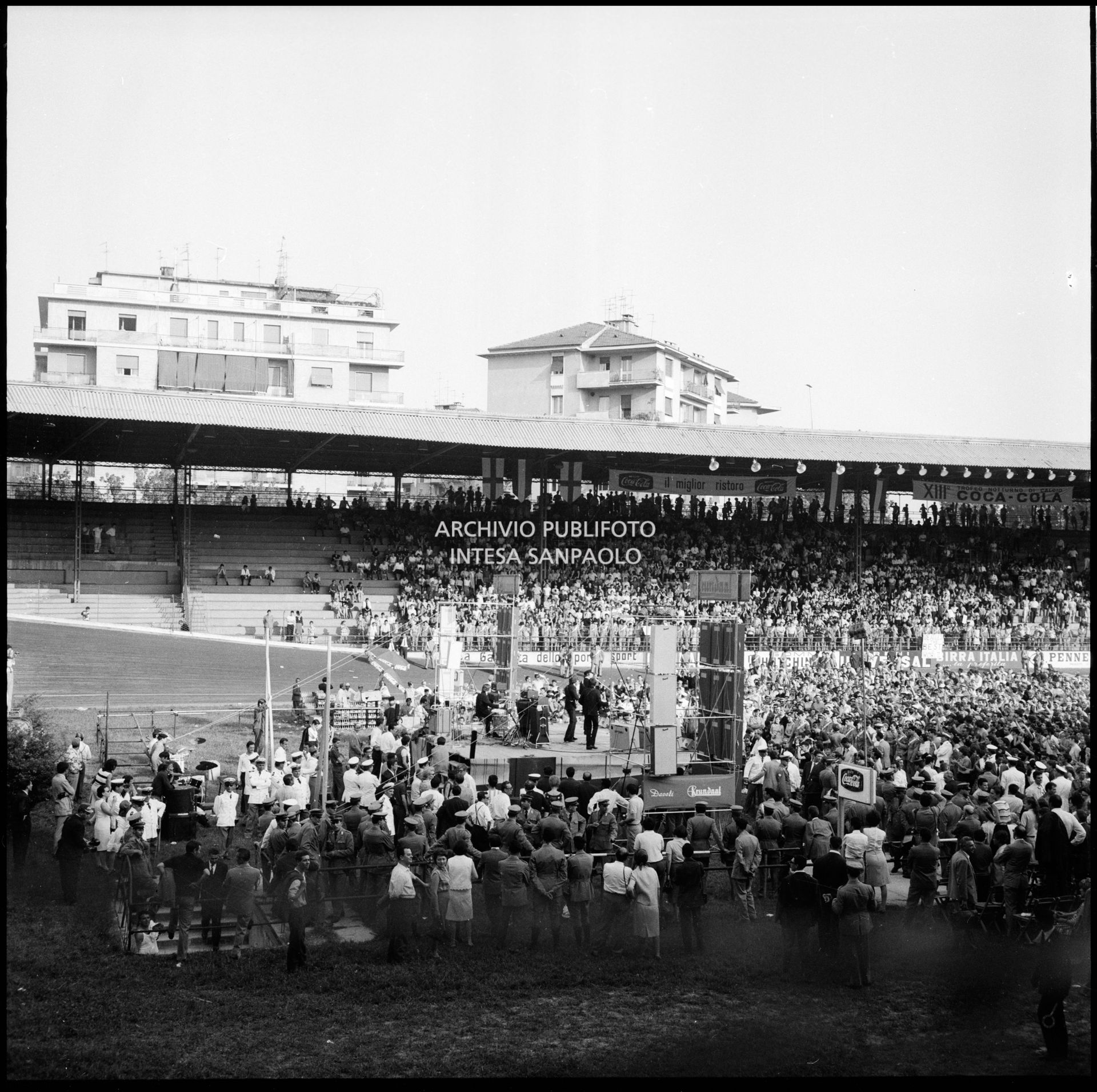 Scorcio del Vigorelli durante il concerto pomeridiano dei Beatles a Milano
