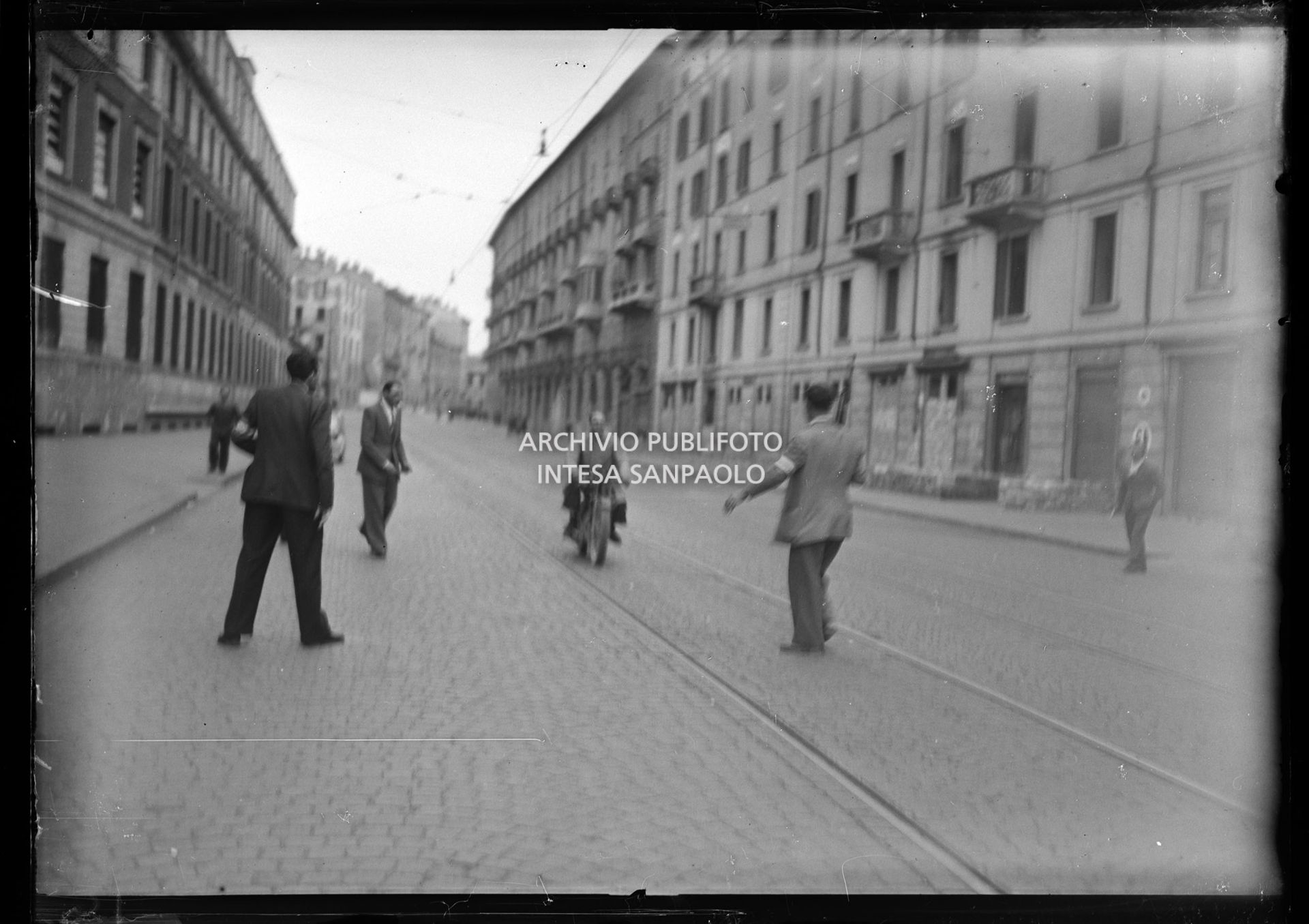 Prima giornata dell'insurrezione generale del C.V.L. (Corpo Volontari della Libertà) a Milano