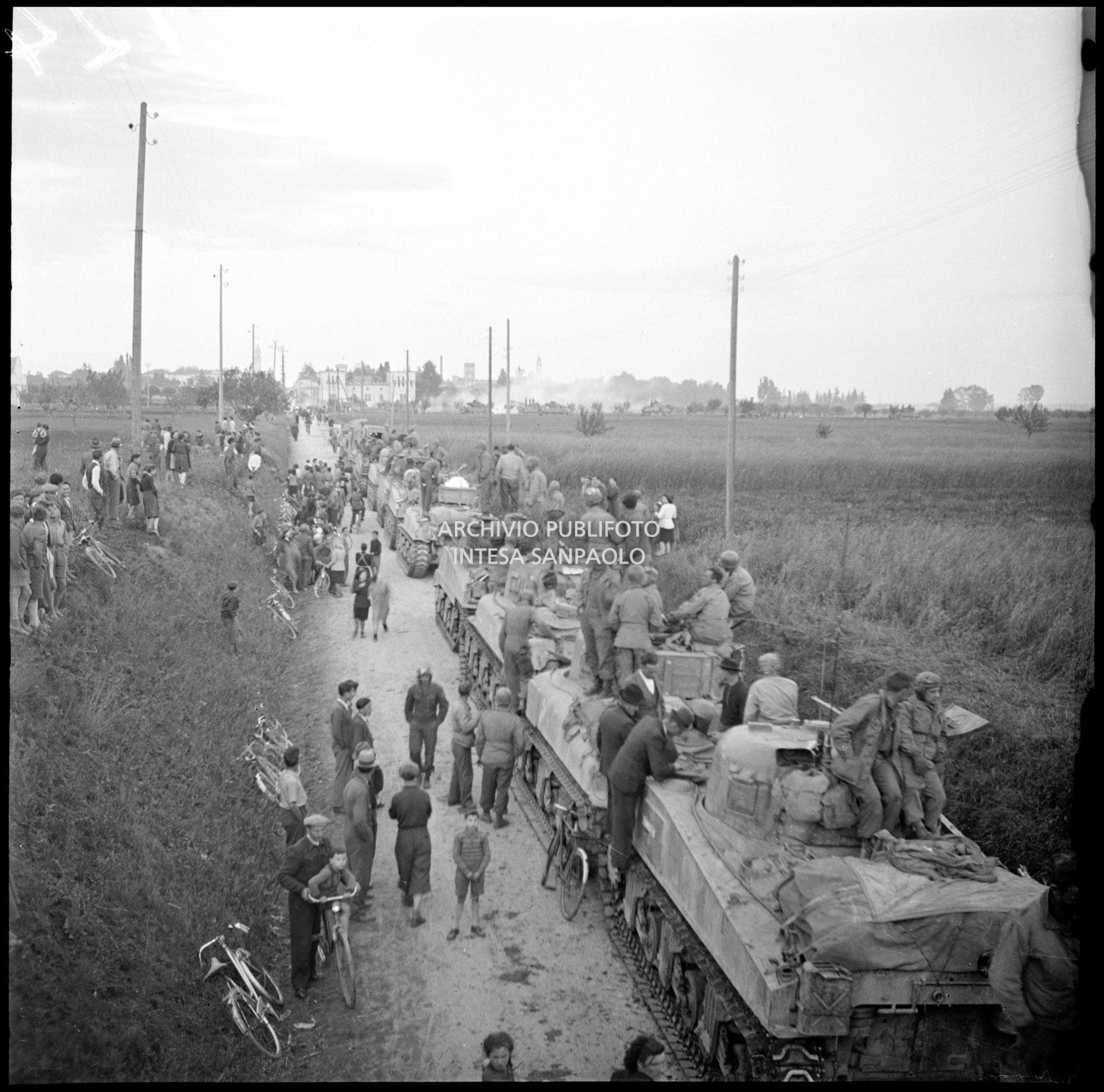 Prime truppe americane nei pressi di Milano nella quinta giornata dell'insurrezione generale