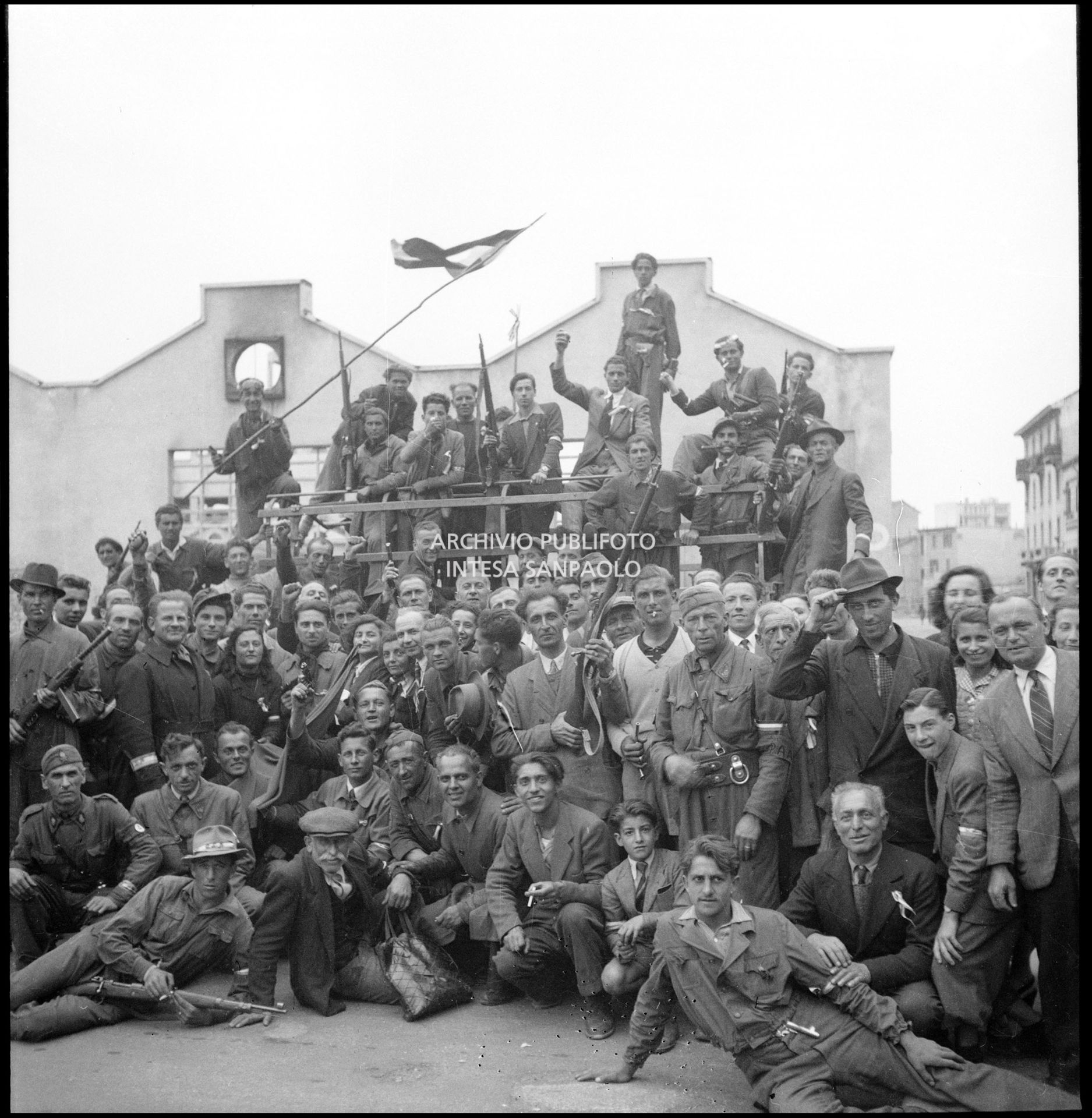 Insurrezione generale a Milano: foto di gruppo