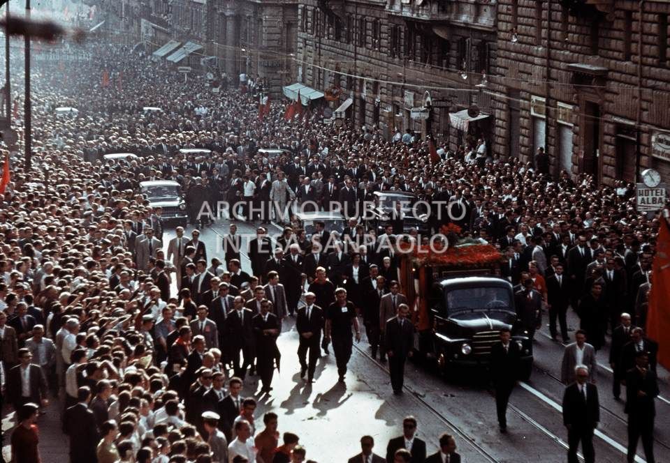 Funerale a Roma del segretario del Partito Comunista Italiano, Palmiro Togliatti, morto il 21 agosto a Jalta in Crimea