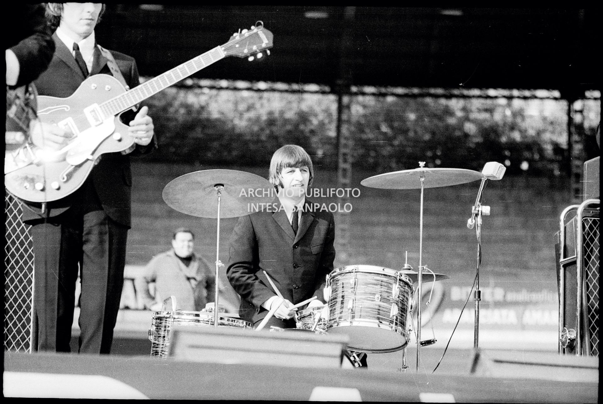 Concerto pomeridiano dei Beatles al Vigorelli di Milano: Ringo Starr alla batteria