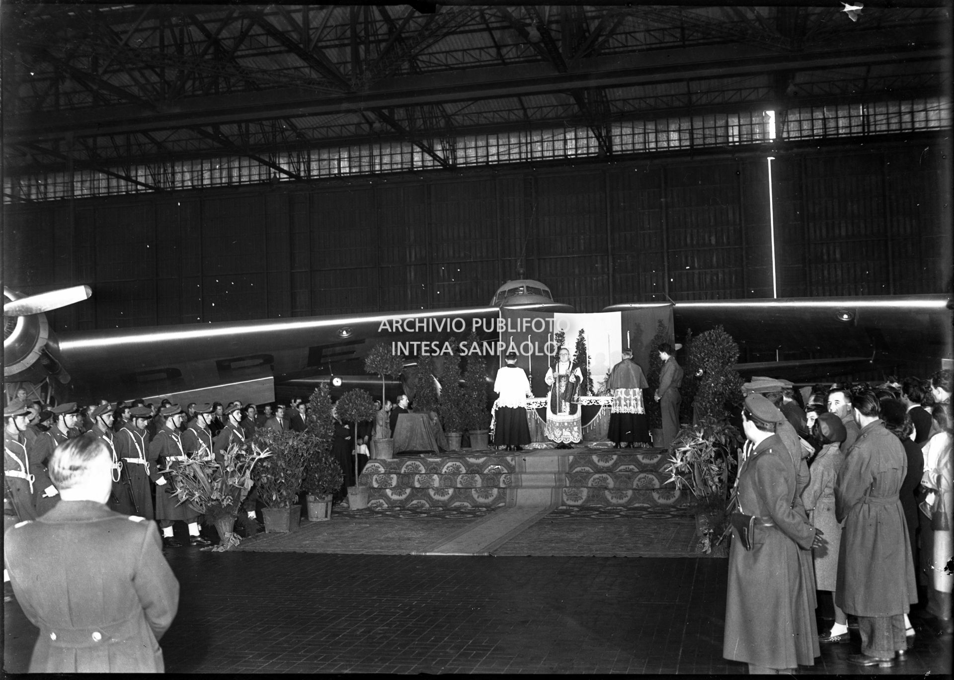 Messa al campo a Linate per la Festa dell'aeronautica