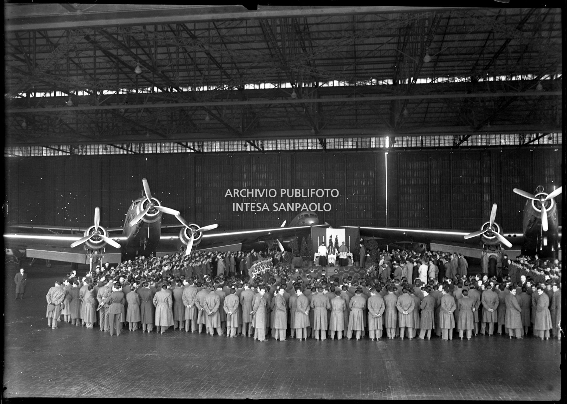 Messa al campo a Linate per la Festa dell'aeronautica