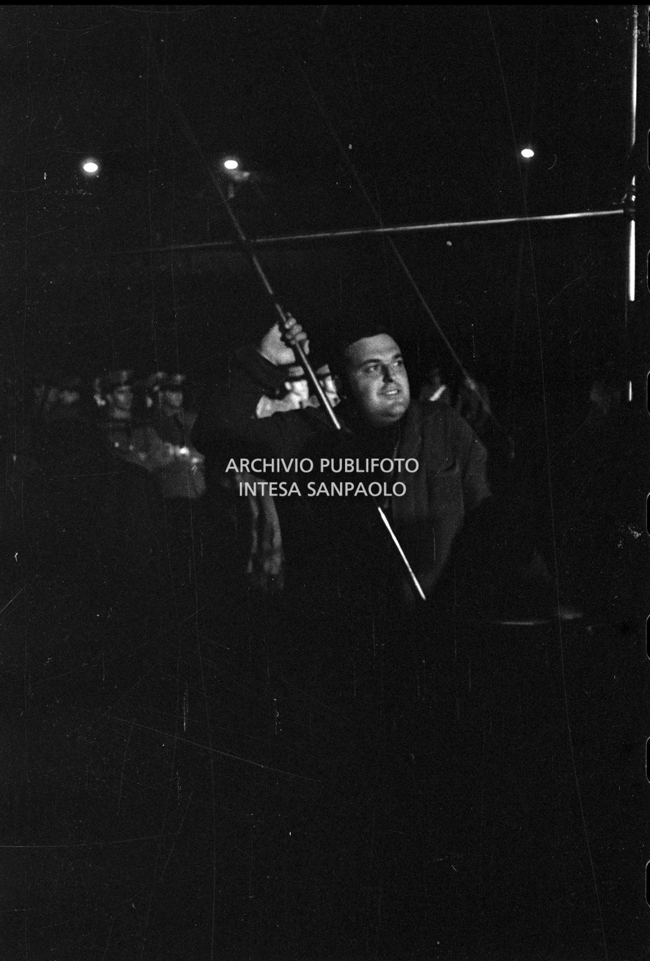 Guidone nel backstage del Vigorelli di Milano al concerto serale dei Beatles prima di salire sul palco con la sua band